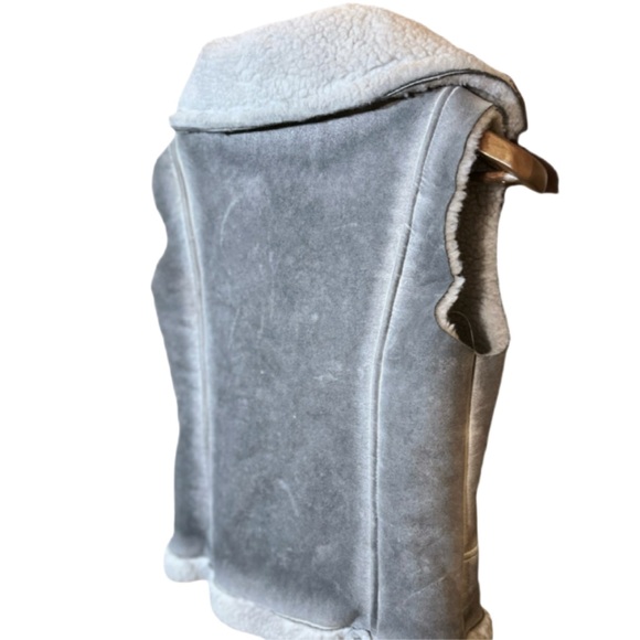 Grey Faux Shearling Sherpa Fleece Vest Asymmetrical Zipper Size Small by Nicole - Picture 14 of 16